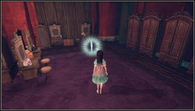 Skręcamy w pierwszy korytarz i przechodzimy przez mysią dziurkę - dochodzimy do małej garderoby, gdzie znajdujemy wspomnienie - Barrelbottom | Rozdział 2 - Deluded Depths | Alice Madness Returns - Alice: Madness Returns - poradnik do gry