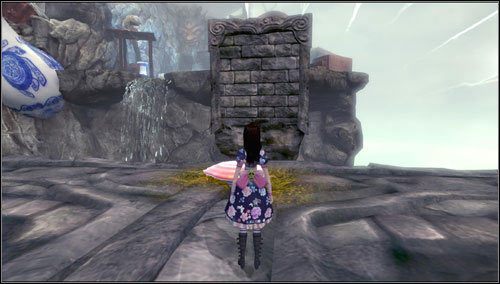 Korzystając z trampoliny wskakujemy na plac pokryty wodą i orientalnymi kolumnami - Monastery Shelf Valley (2) | Rozdział 3 - Oriental Grove | Alice Madness Returns - Alice: Madness Returns - poradnik do gry
