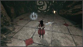 Przed wejściem na schody niszczymy przeszkodę po lewej - Least Wing (2) | Rozdział 4 - Queensland | Alice Madness Returns - Alice: Madness Returns - poradnik do gry