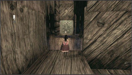 Przeskakujemy po ruchomych drewnianych platformach i wychodzimy w górę po schodach - Dollgirls Pursuit | Rozdział 5 - Dollhouse | Alice Madness Returns - Alice: Madness Returns - poradnik do gry