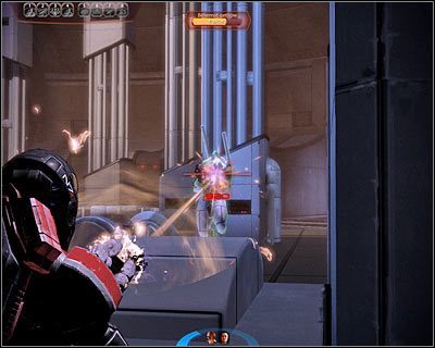 Pomieszczenie, w którym się znajdujesz ma owalną strukturę, tak więc często sprawdzając swoje flanki - (3) Dotarcie do anten (2) | Nadzorca- Talerz komunikacyjny - Mass Effect 2: Overlord - poradnik do gry