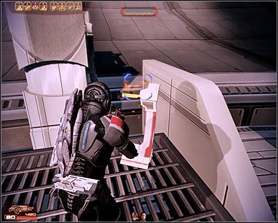 Na wielkim talerzu komunikacyjnym rozlokowano w sumie cztery kondensatory, przy czym w celu zaliczenia zadania będziesz musiał zniszczyć tylko trzy z nich - (4) Zniszczenie kondensatorów | Nadzorca- Talerz komunikacyjny - Mass Effect 2: Overlord - poradnik do gry