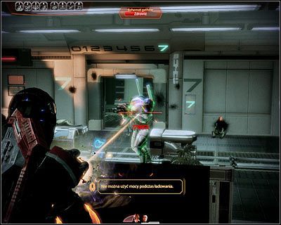 Szybko oddal się teraz od windy, rozstawiając się wraz z członkami drużyny za okolicznymi zasłonami - (4) Odnalezienie serwerowni | Nadzorca- Stacja Atlas | Mass Effect 2 Overlord - Mass Effect 2: Overlord - poradnik do gry