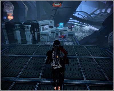Odejdź od konsoli sterowania i skorzystaj z nowo utworzonego mostku do dotarcia do pokazanej na powyższym screenie wysepki - (5) Rozwiązanie zagadki | Nadzorca- Stacja Prometeusz - Mass Effect 2: Overlord - poradnik do gry