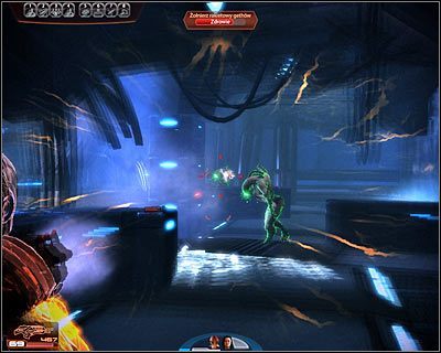 Tuż po dotarciu do nowego pomieszczenia postaraj się sprawnie wyeliminować wszystkie gethy okupujące aktualnie zajmowany przez Ciebie górny balkonik - (7) Powrót do poduszkowca | Nadzorca- Stacja Prometeusz - Mass Effect 2: Overlord - poradnik do gry