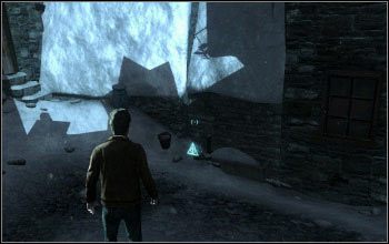 W pewnym momencie droga zaprowadzi Cię do budynku, z którego nagle zaatakują śmierciożercy - [Ulice Hogsmeade] Dodatki | Harry Potter i Insygnia Śmierci - część 2 - Harry Potter i Insygnia Śmierci - część 2 - poradnik do gry