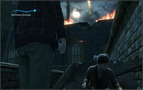 Przy docelowych drzwiach Hermiona będzie musiała troszkę pokombinować, a to oznacza, że potrzebuje osłony - [Bitwa o Hogwart] Opis przejścia | Harry Potter i Insygnia Śmierci - część 2 - Harry Potter i Insygnia Śmierci - część 2 - poradnik do gry