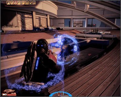 Cała zabawa polega mianowicie na odpalaniu jednej ze zdolności towarzyszącej bohaterowi Liary, która nazywa się Zastój - (12) Pokonanie Teli Vasir - Kryjówka Handlarza Cieni - Mass Effect 2: Lair of the Shadow Broker - poradnik do gry