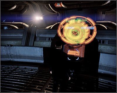 Dzięki tej konsoli możesz przejrzeć akta wszystkich dostępnych członków drużyny, niejednokrotnie dowiadując się na ich temat wielu interesujących rzeczy - Kryjówka - Inne - Mass Effect 2: Lair of the Shadow Broker - poradnik do gry