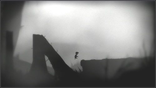 Ostatni skok, po którym znajdziemy się na ziemi wykonujemy podczas ześlizgiwania się po pochylonej kłodzie [1] - Rozdział 7 | Opis przejścia Limbo - Limbo - poradnik do gry