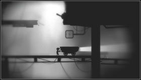 Biegnąc w prawo miniemy przycisk kontrolujący platformę z drabiną na wózku [1] i znajdziemy wagonik kopalniany z reflektorem [2] - Rozdział 30 | Opis przejścia Limbo - Limbo - poradnik do gry