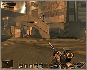 Upewnij się, że ciało drugiego terrorysty jest schowane przynajmniej za skrzyniami #1 - (2) Wariant pokojowy - Przedostanie się do fabryki | Deus Ex Bunt Ludzkości - Deus Ex: Bunt Ludzkości - Directors Cut - poradnik do gry