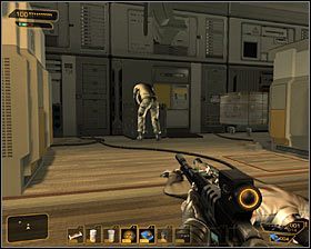 Do usunięcia jest jeszcze dwóch przeciwników i w celu zwiększenia swoich szans warto przesunąć się wgłąb pomieszczenia - (5) Wariant pokojowy - Zabezpieczenie pierwszego laboratorium montażu - Deus Ex: Bunt Ludzkości - Directors Cut - poradnik do gry