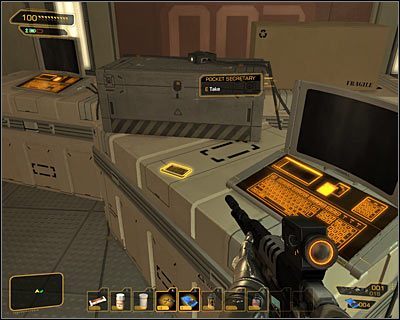 Po znalezieniu się w środku rozejrzyj się przede wszystkim za palmtopem - (9) Przedostanie się do serwerowni | Deus Ex Bunt Ludzkości - Deus Ex: Bunt Ludzkości - Directors Cut - poradnik do gry