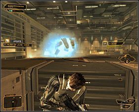 Szybko ustaw się za najbliższą skrzynią #1, tak by nie zostać zaatakowanym przez widocznego w oddali wielkiego mecha - (3) Wariant agresywny - Przeprawa przez pierwszą część obozu | Bunt Ludzkości - Deus Ex: Bunt Ludzkości - Directors Cut - poradnik do gry