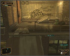 Ostatni trzeci wariant zakłada skorzystanie z zewnętrznej klatki schodowej sąsiedniego budynku #1 - Mniejsze zła | Deus Ex Bunt Ludzkości - Deus Ex: Bunt Ludzkości - Directors Cut - poradnik do gry