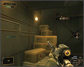 Dopiero teraz rozpocznij wspinaczkę, korzystając z kolejnych drabin #1 - (3) Wariant pokojowy - Wejście do budynku Hengsha Court Gardens - Deus Ex: Bunt Ludzkości - Directors Cut - poradnik do gry