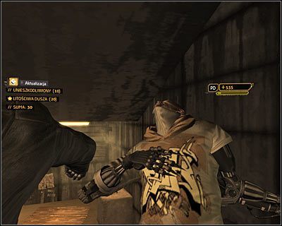 Szybko zejdź teraz na dół i zaatakuj z zaskoczenia ostatniego trzeciego przeciwnika, który poszedł wcześniej w lewo (powyższy screen) - Szemrany interes | Deus Ex Bunt Ludzkości - Deus Ex: Bunt Ludzkości - Directors Cut - poradnik do gry