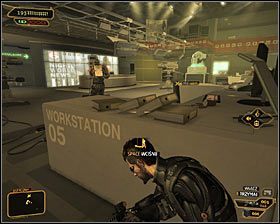 12 - (3) Wariant pokojowy - Dotarcie do klatki schodowej na tyłach studia - Deus Ex: Bunt Ludzkości - Directors Cut - poradnik do gry