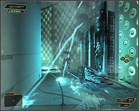 Jeżeli dysponujesz ulepszeniem Tarcza EMP, to pojedynek z Jeleną możesz wygrać w bardzo łatwy i skuteczny sposób - (10) Pokonanie Jeleny Fedorowej | Deus Ex Bunt Ludzkości - Deus Ex: Bunt Ludzkości - Directors Cut - poradnik do gry