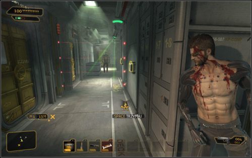 Na górę wdrap się ostrożnie, gdyż rejon ten sprawdzany jest przez jednego z ochroniarzy Belltower - (1) Wariant pokojowy - Ucieknij i znajdź swój sprzęt | Deus Ex Bunt Ludzkości - Deus Ex: Bunt Ludzkości - Directors Cut - poradnik do gry