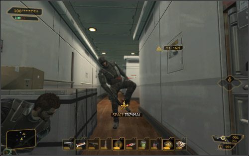 W pomieszczeniu obok (5 na mapie) znajduje się bowiem para strażników, z których jeden po pogawędce usiądzie na łóżku, a drugi zacznie sprawdzać korytarz - (2) Wariant pokojowy - Znajdź CIC | Deus Ex Bunt Ludzkości - Deus Ex: Bunt Ludzkości - Directors Cut - poradnik do gry