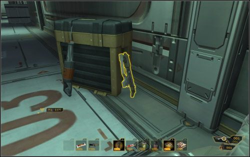 W miejscu gdzie jeszcze przed chwilą były opary odkryjesz karabin maszynowy, więc akcja z pewnością Ci się opłaci - (3) Wariant pokojowy - Znajdź port wypadowy | Deus Ex Bunt Ludzkości - Deus Ex: Bunt Ludzkości - Directors Cut - poradnik do gry