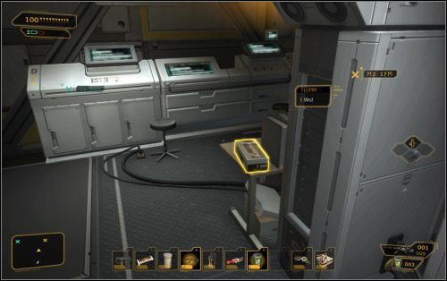 Z ciekawostek warto wymienić przyrządy celownicze do wyrzutni rakiet (7 na mapie) niedaleko kanału (łączą się z jednym z zadań pobocznych) oraz tłumik leżący w pokoju od łączności (9 na mapie) - (1) Wariant pokojowy - Załaduj dane biometryczne do głównego komputera więziennego - Deus Ex: Bunt Ludzkości - Directors Cut - poradnik do gry