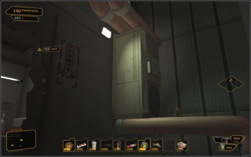 Dodatkowo w otwartej celi jedna ze ścian (13 na mapie) jest bardzo krucha i podatna na uderzenie pięścią - (1) Wariant pokojowy - Załaduj dane biometryczne do głównego komputera więziennego - Deus Ex: Bunt Ludzkości - Directors Cut - poradnik do gry