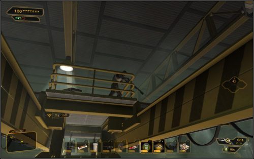 Nad wszystkim czuwa kolejny komandos (7 na mapie) wyposażony w snajperkę, tym razem spacerujący na dźwigu - Wariant pokojowy | Deus Ex Bunt Ludzkości - Deus Ex: Bunt Ludzkości - Directors Cut - poradnik do gry
