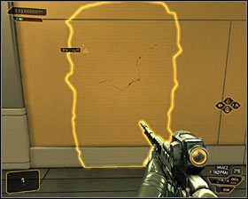 Zdecydowanie prostszy sposób na dotarcie do laboratorium Eryka Kossa to skorzystanie z windy towarowej - (5) Wariant pokojowy - Odnalezienie Eryka Kossa | Deus Ex Bunt Ludzkości - Deus Ex: Bunt Ludzkości - Directors Cut - poradnik do gry