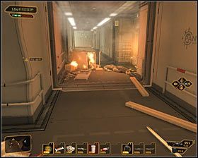 Po dokonaniu zakupów proponowałbym rozejrzeć się po tym pomieszczeniu, dzięki czemu odnajdziesz niezabezpieczony terminal komputerowy, kredyty, Ebooka oraz palmtopa z hasłem #1, które okaże się pomocne w samej końcówce gry - (5) Przeprawa przez stację | Deus Ex Bunt Ludzkości - Deus Ex: Bunt Ludzkości - Directors Cut - poradnik do gry