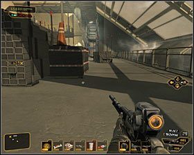 Jeżeli nie chcesz lub nie możesz korzystać z kamuflażu, to pozostanie Ci ominięcie szalonych cywilów - (6) Wariant pokojowy - Dotarcie do kryjówki Williama Taggarta | Bunt Ludzkości - Deus Ex: Bunt Ludzkości - Directors Cut - poradnik do gry