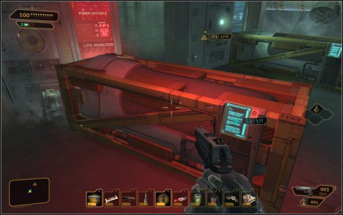 Ostatecznie zejdź jednak na dół i poszukaj komory (2 na mapie) oznaczonej niebieskim krzyżykiem - Wkalkulowane straty | Questy poboczne | Deus Ex Bunt Ludzkości - Deus Ex: Bunt Ludzkości - Directors Cut - poradnik do gry