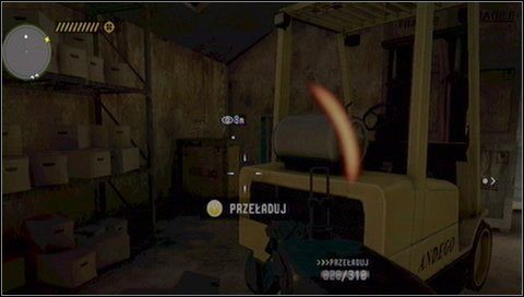 Zbiegamy po schodach na plac wypełniony skrzyniami i kontenerami - Na piechotę - Rozdział 4 - Call of Juarez: The Cartel - Eddie Guerra - poradnik do gry