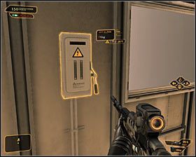 Od razu po zeskoczeniu na dół przejdź pod schody i rozejrzyj się za wejściem do szybu wentylacyjnego #1 - (4) Wariant pokojowy- Zabranie paczki z magazynu z narzędziami - Rejs na gapę - Deus Ex Bunt Ludzkości - poradnik akt IV - Hengsha 2, Singapur, Panchaja, zakończenia