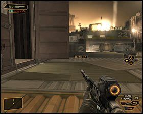 Po zabezpieczeniu okolicy będziesz się mógł w całości skupić na eksploracji portu i dobrze byłoby ją rozpocząć od głównej płyty, czyli poziomu 2 - (5) Wariant pokojowy- Przedostanie się do wnętrza magazynu portowego - Rejs na gapę - Deus Ex Bunt Ludzkości - poradnik akt IV - Hengsha 2, Singapur, Panchaja, zakończenia