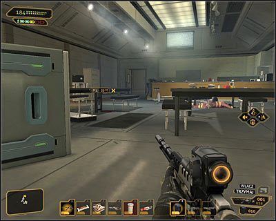 Jeżeli preferujesz wariant pokojowy, to musisz powoli się przemieszczać, umiejętnie obserwując poczynania oszalałych cywilów - (4) Przeprawa przez wieżę - Wyłącz sygnał Darrowa - Deus Ex Bunt Ludzkości - poradnik akt IV - Hengsha 2, Singapur, Panchaja, zakończenia