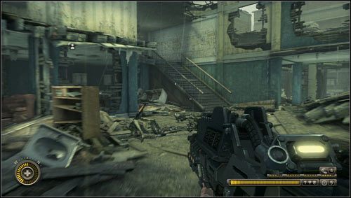 Jak tylko ją podniesiemy schodzimy z powrotem na dół i udajemy się drugimi schodami [1] do Charliego - Rozdział 9 | Opis przejścia Resistance 3 - Resistance 3 - poradnik do gry