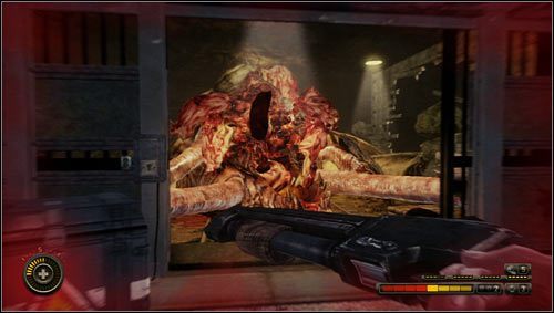 Po lewej stronie windy znajdziemy pojemnik z materiałami wybuchowymi, wyciągamy z niego butlę z gazem, wrzucamy ją do paszczy potwora i wysadzamy - Rozdział 12 | Opis przejścia Resistance 3 - Resistance 3 - poradnik do gry
