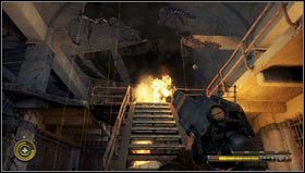 Po wyjściu z celi zabijamy bandytę [1] stojącego do nas tyłem i udajemy się w lewo - Rozdział 15 | Opis przejścia Resistance 3 - Resistance 3 - poradnik do gry