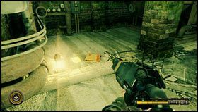 Po wejściu do łaźni skręcamy w lewo i trzymamy się ściany, wkrótce trafimy na korytarz prowadzący w lewo [1] - Rozdział 15 | Opis przejścia Resistance 3 - Resistance 3 - poradnik do gry