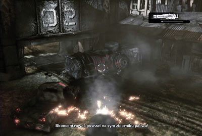 Na sam koniec ostrzelaj zbiornik z paliwem z lewej, który zostanie zrzucony na ziemię - I - Niezłomny | Akt 3 w Gears of War 3 - Gears of War 3 - poradnik do gry (opis przejścia, nieśmiertelniki, osiągnięcia)