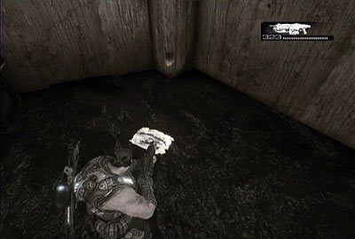 W pewnej chwili, mniej więcej w momencie kiedy zaczną w ciebie strzelać moździerze, z lewej strony powinieneś ujrzeć wydrążoną w skale dużą jaskinię - I - Dom daleko od domu | Akt 5 w Gears of War 3 - Gears of War 3 - poradnik do gry (opis przejścia, nieśmiertelniki, osiągnięcia)