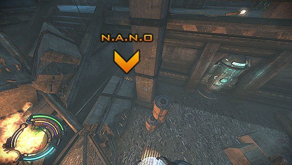 Gdy wejdziesz schodami na górne piętro, skręć w lewo i zajrzyj za czerwoną beczkę - Poziom II- Sektor 6 (1) | Opis przejścia | Hard Reset - Hard Reset - poradnik do gry