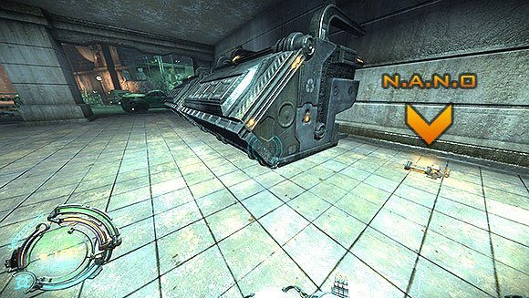 Z pod filarów wyjdź na plac trzymając się lewej ściany, pod którą leży kolejna paczka, za zaparkowaną taksówką - Poziom III- Pościg (2) | Opis przejścia | Hard Reset - Hard Reset - poradnik do gry