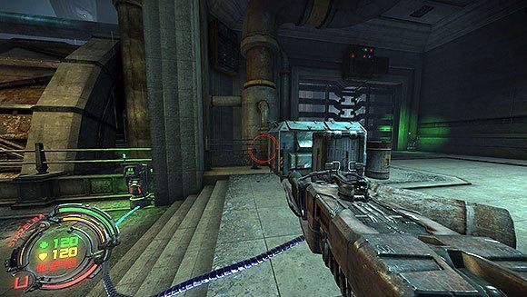 Zanim jednak wrócisz nad plac, idź na koniec uliczki, a znajdziesz tam dużą paczkę N - Poziom V- Atlas (2) | Opis przejścia | Hard Reset - Hard Reset - poradnik do gry