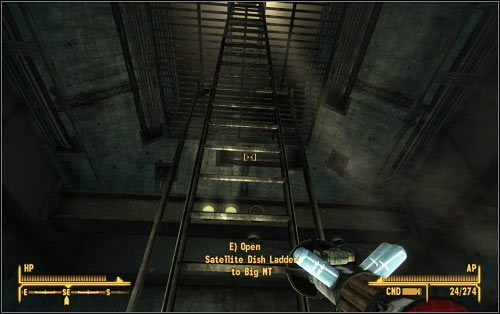 Wewnątrz transmitera natkniesz się jedynie na kilka powolnych Protectronów, które najlepiej potraktować Sonic Emitterem - X-2- Strange Transmissions! - Zadania główne - Fallout: New Vegas - Old World Blues - poradnik do gry