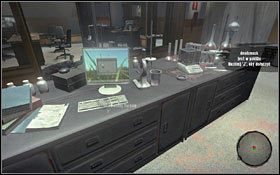 Udaj się do pomieszczenia gdzie wcześniej przebywał Dr West - zauważysz kilka umarlaków dobijających się do drzwi #1 - Akt 3 - rozdział 15 - Czerń zawsze w modzie; Nie ma czasu na pogawędki | Akt 3 - rozdział 14 i 15 - Dead Island - poradnik do gry