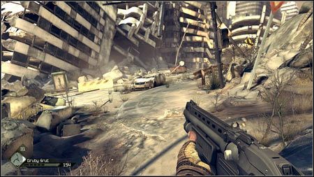 Ścieżka między gruzami zaprowadzi cię na plac, gdzie zaczną pojawiać się kolejne mutanty - Ulepszenie Defibrylatora (1) | Opis przejścia Rage 1 - Rage - poradnik do gry